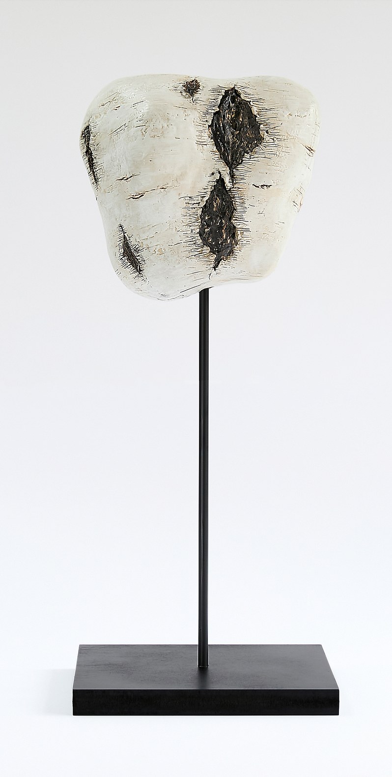 Tuohi n.1, 2026 – sculpture en grès, Pia Tikkanen